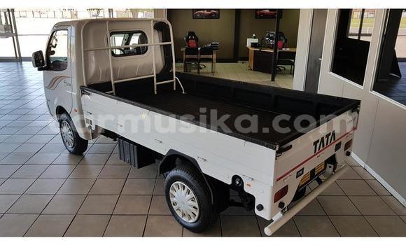 Acheter Occasion Utilitaire Toyota LITEACE Blanc à Beitbridge, Matabeleland South Acheter Occasion Utilitaire Toyota LITEACE Blanc à Beitbridge, Matabeleland South