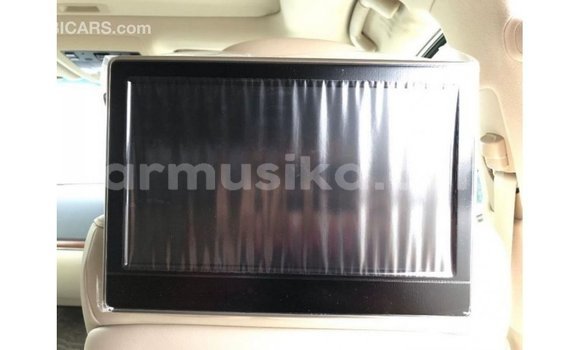 Tenga Imported Toyota Land Cruiser Chena Mota in Import - Dubai in Harare Tenga Imported Toyota Land Cruiser Chena Mota in Import - Dubai in Harare