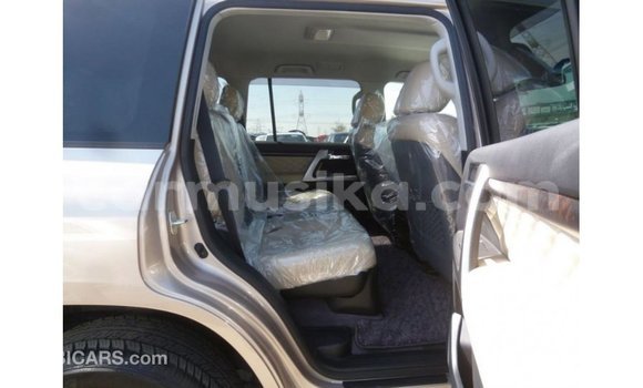 Tenga Imported Toyota Land Cruiser Zvimwe Mota in Import - Dubai in Harare Tenga Imported Toyota Land Cruiser Zvimwe Mota in Import - Dubai in Harare
