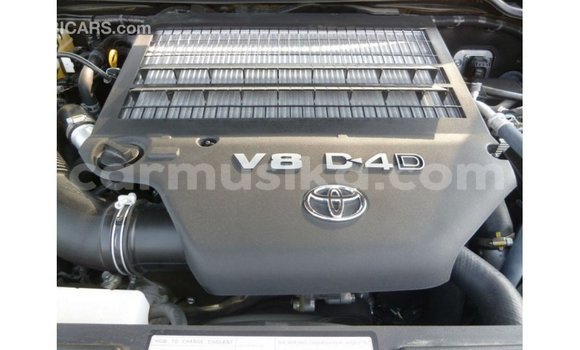 Nunua Imported Toyota Land Cruiser Nyeusi Gari ndani ya Import - Dubai nchini Harare Nunua Imported Toyota Land Cruiser Nyeusi Gari ndani ya Import - Dubai nchini Harare