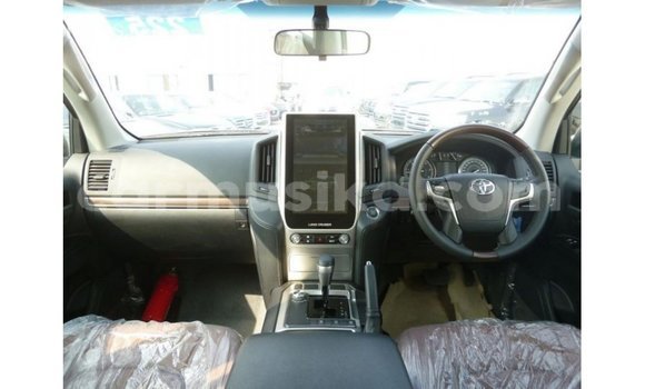 Tenga Imported Toyota Land Cruiser Nhema Mota in Import - Dubai in Harare Tenga Imported Toyota Land Cruiser Nhema Mota in Import - Dubai in Harare