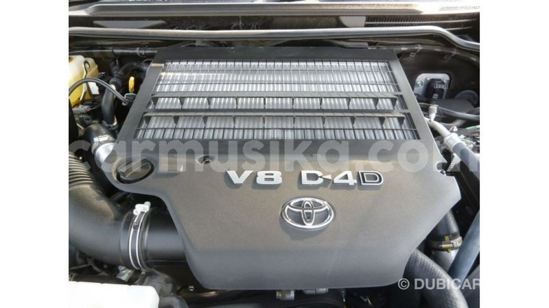 Big with watermark toyota land cruiser harare import dubai 12585