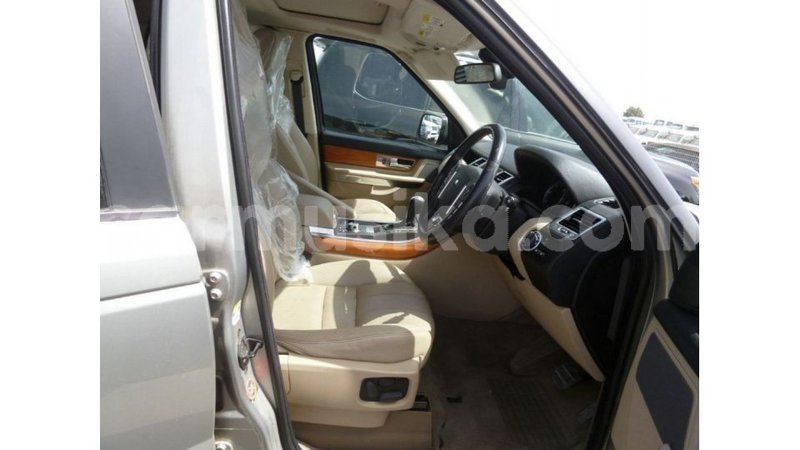 Big with watermark land rover range rover harare import dubai 12586