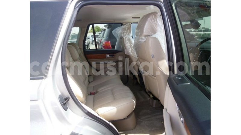 Big with watermark land rover range rover harare import dubai 12586