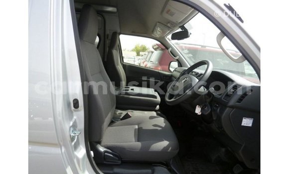 Buy Import Toyota Hiace Other Car in Import - Dubai in Harare Buy Import Toyota Hiace Other Car in Import - Dubai in Harare