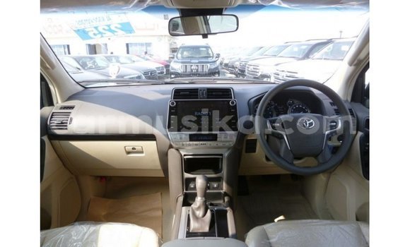 Nunua Imported Toyota Prado Nyeupe Gari ndani ya Import - Dubai nchini Harare Nunua Imported Toyota Prado Nyeupe Gari ndani ya Import - Dubai nchini Harare