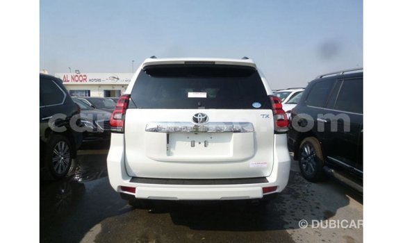 Nunua Imported Toyota Prado Nyeupe Gari ndani ya Import - Dubai nchini Harare Nunua Imported Toyota Prado Nyeupe Gari ndani ya Import - Dubai nchini Harare