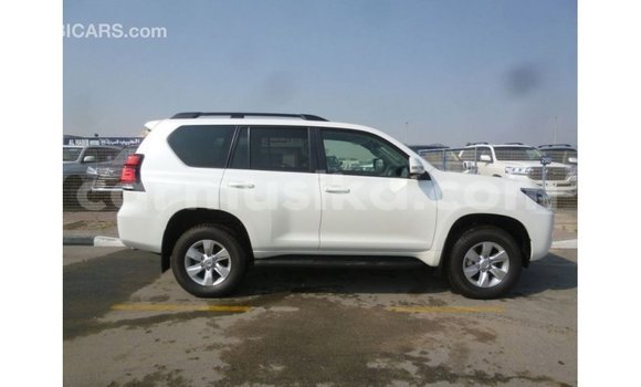 Nunua Imported Toyota Prado Nyeupe Gari ndani ya Import - Dubai nchini Harare Nunua Imported Toyota Prado Nyeupe Gari ndani ya Import - Dubai nchini Harare