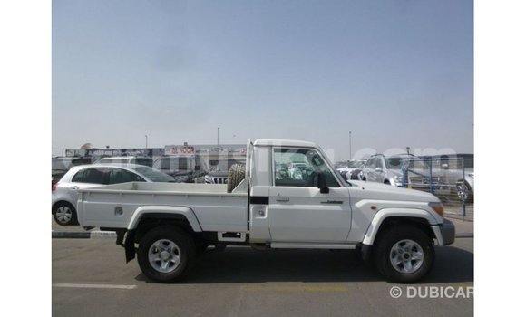 Buy Import Toyota Land Cruiser White Car in Import - Dubai in Harare Buy Import Toyota Land Cruiser White Car in Import - Dubai in Harare