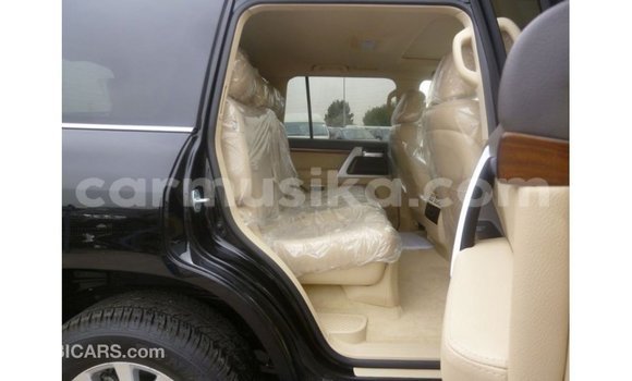 Tenga Imported Toyota Land Cruiser Nhema Mota in Import - Dubai in Harare Tenga Imported Toyota Land Cruiser Nhema Mota in Import - Dubai in Harare