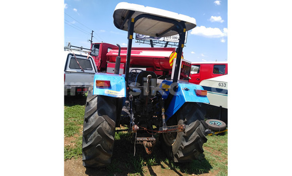 Acheter Occasion Utilitaire Hino 300 Bleu à Beitbridge, Matabeleland South Acheter Occasion Utilitaire Hino 300 Bleu à Beitbridge, Matabeleland South