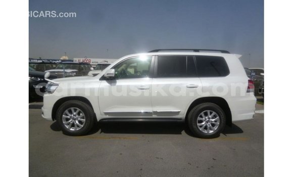 Buy Import Toyota Land Cruiser White Car in Import - Dubai in Harare Buy Import Toyota Land Cruiser White Car in Import - Dubai in Harare