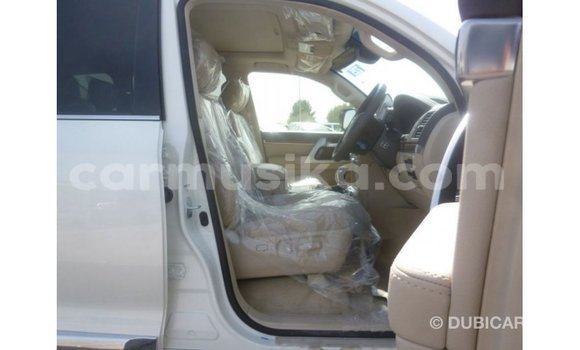 Buy Import Toyota Land Cruiser White Car in Import - Dubai in Harare Buy Import Toyota Land Cruiser White Car in Import - Dubai in Harare