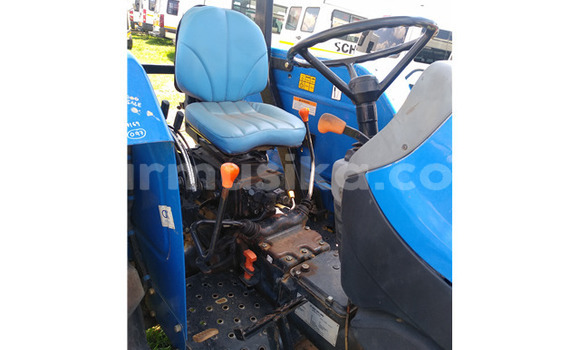 Acheter Occasion Utilitaire Hino 300 Bleu à Beitbridge, Matabeleland South Acheter Occasion Utilitaire Hino 300 Bleu à Beitbridge, Matabeleland South