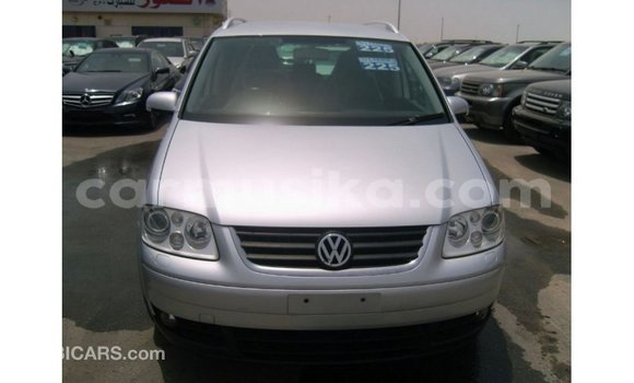 Tenga Imported Volkswagen Touran Zvimwe Mota in Import - Dubai in Harare Tenga Imported Volkswagen Touran Zvimwe Mota in Import - Dubai in Harare
