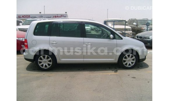 Tenga Imported Volkswagen Touran Zvimwe Mota in Import - Dubai in Harare Tenga Imported Volkswagen Touran Zvimwe Mota in Import - Dubai in Harare