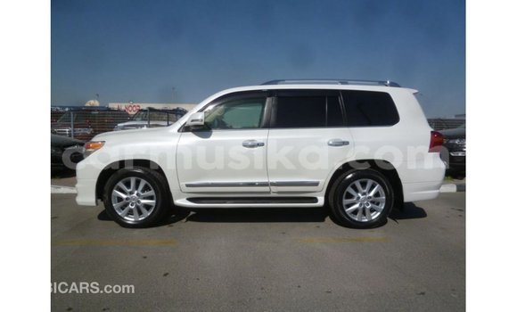 Buy Import Toyota Land Cruiser White Car in Import - Dubai in Harare Buy Import Toyota Land Cruiser White Car in Import - Dubai in Harare