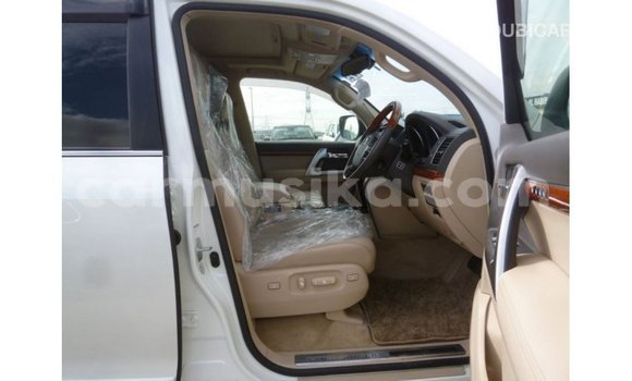 Buy Import Toyota Land Cruiser White Car in Import - Dubai in Harare Buy Import Toyota Land Cruiser White Car in Import - Dubai in Harare