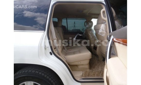 Buy Import Toyota Land Cruiser White Car in Import - Dubai in Harare Buy Import Toyota Land Cruiser White Car in Import - Dubai in Harare