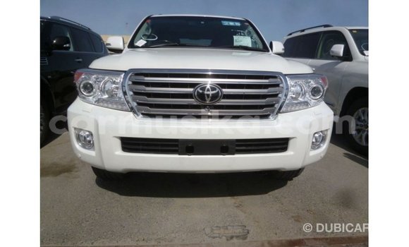 Tenga Imported Toyota Land Cruiser Chena Mota in Import - Dubai in Harare Tenga Imported Toyota Land Cruiser Chena Mota in Import - Dubai in Harare
