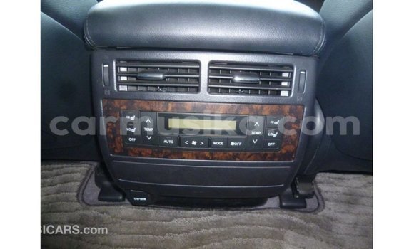 Tenga Imported Toyota Land Cruiser Chena Mota in Import - Dubai in Harare Tenga Imported Toyota Land Cruiser Chena Mota in Import - Dubai in Harare