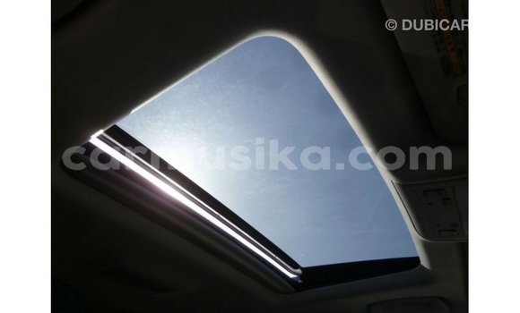 Tenga Imported Toyota Land Cruiser Chena Mota in Import - Dubai in Harare Tenga Imported Toyota Land Cruiser Chena Mota in Import - Dubai in Harare