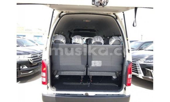 Nunua Imported Toyota Hiace Nyeupe Gari ndani ya Import - Dubai nchini Harare Nunua Imported Toyota Hiace Nyeupe Gari ndani ya Import - Dubai nchini Harare