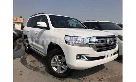 Buy Import Toyota Land Cruiser White Car in Import - Dubai in Harare Buy Import Toyota Land Cruiser White Car in Import - Dubai in Harare