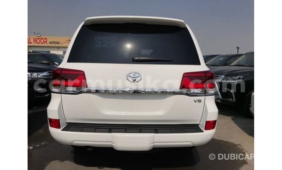 Buy Import Toyota Land Cruiser White Car in Import - Dubai in Harare Buy Import Toyota Land Cruiser White Car in Import - Dubai in Harare