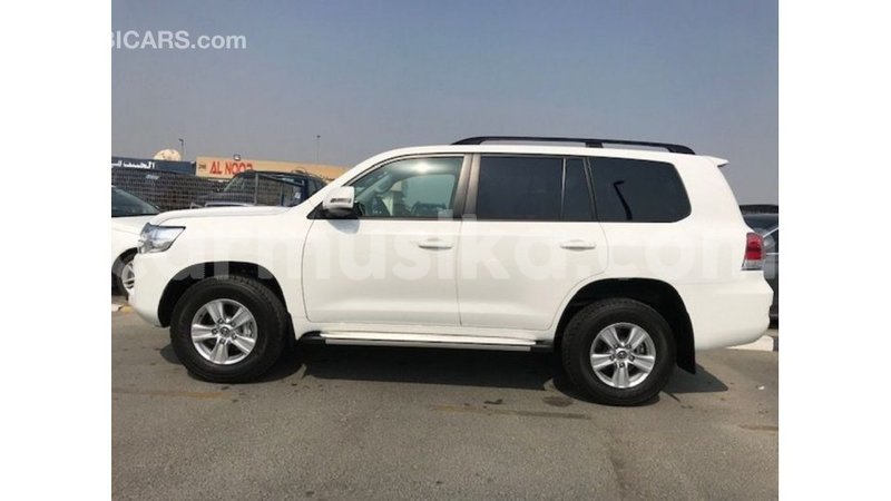 Big with watermark toyota land cruiser harare import dubai 12607