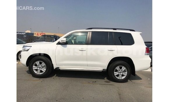Buy Import Toyota Land Cruiser White Car in Import - Dubai in Harare Buy Import Toyota Land Cruiser White Car in Import - Dubai in Harare