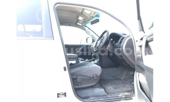 Buy Import Toyota Land Cruiser White Car in Import - Dubai in Harare Buy Import Toyota Land Cruiser White Car in Import - Dubai in Harare
