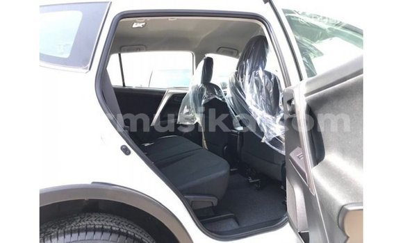 Tenga Imported Toyota HiAce Chena Rori in Import - Dubai in Harare Tenga Imported Toyota HiAce Chena Rori in Import - Dubai in Harare