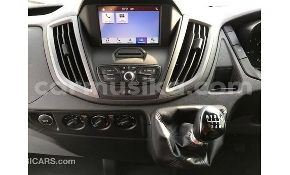 Buy Import Ford Club Wagon White Car in Import - Dubai in Harare Buy Import Ford Club Wagon White Car in Import - Dubai in Harare