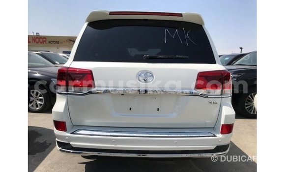 Buy Import Toyota Land Cruiser White Car in Import - Dubai in Harare Buy Import Toyota Land Cruiser White Car in Import - Dubai in Harare