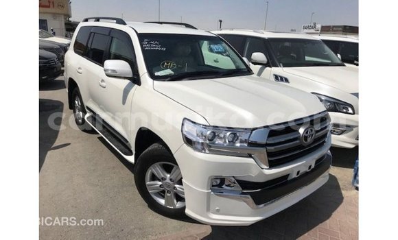 Buy Import Toyota Land Cruiser White Car in Import - Dubai in Harare Buy Import Toyota Land Cruiser White Car in Import - Dubai in Harare