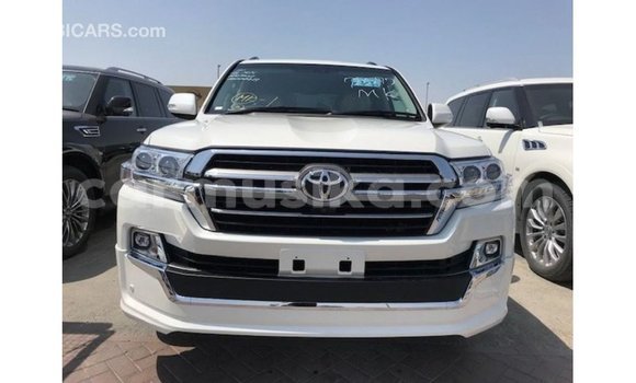 Buy Import Toyota Land Cruiser White Car in Import - Dubai in Harare Buy Import Toyota Land Cruiser White Car in Import - Dubai in Harare