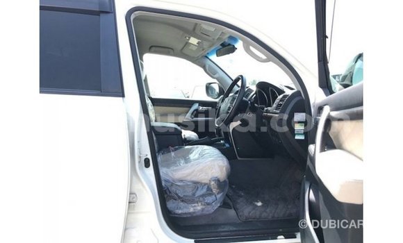 Buy Import Toyota Land Cruiser White Car in Import - Dubai in Harare Buy Import Toyota Land Cruiser White Car in Import - Dubai in Harare