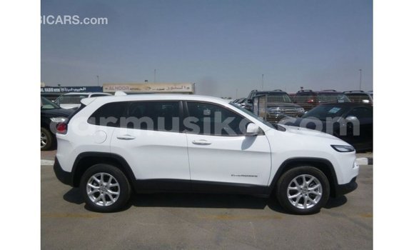 Nunua Imported Jeep Cherokee Nyeupe Gari ndani ya Import - Dubai nchini Harare Nunua Imported Jeep Cherokee Nyeupe Gari ndani ya Import - Dubai nchini Harare