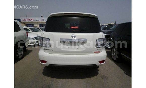 Nunua Imported Nissan Patrol Nyeupe Gari ndani ya Import - Dubai nchini Harare Nunua Imported Nissan Patrol Nyeupe Gari ndani ya Import - Dubai nchini Harare