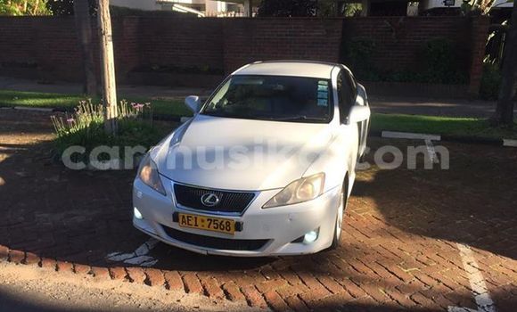 Nunua Ilio tumika Lexus IS Nyeupe Gari ndani ya Harare nchini Harare