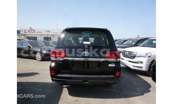 Tenga Imported Toyota Land Cruiser Nhema Mota in Import - Dubai in Harare Tenga Imported Toyota Land Cruiser Nhema Mota in Import - Dubai in Harare