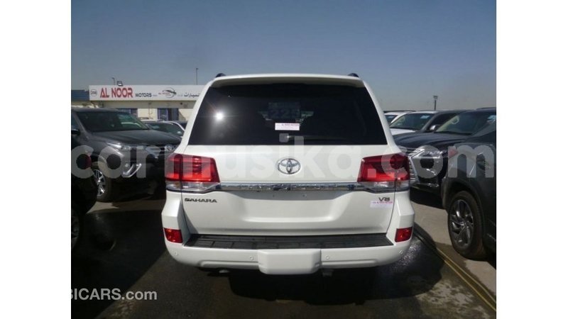 Big with watermark toyota land cruiser harare import dubai 12658