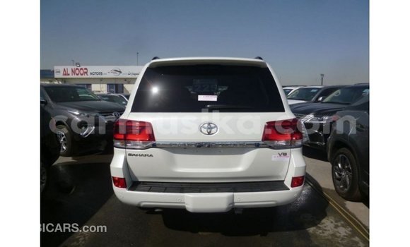 Buy Import Toyota Land Cruiser White Car in Import - Dubai in Harare Buy Import Toyota Land Cruiser White Car in Import - Dubai in Harare