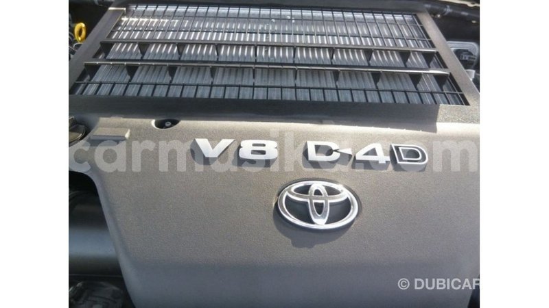 Big with watermark toyota land cruiser harare import dubai 12658