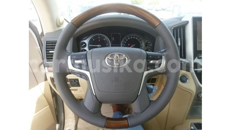 Big with watermark toyota land cruiser harare import dubai 12659