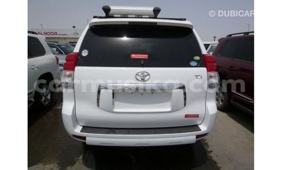 Nunua Imported Toyota Prado Nyeupe Gari ndani ya Import - Dubai nchini Harare Nunua Imported Toyota Prado Nyeupe Gari ndani ya Import - Dubai nchini Harare