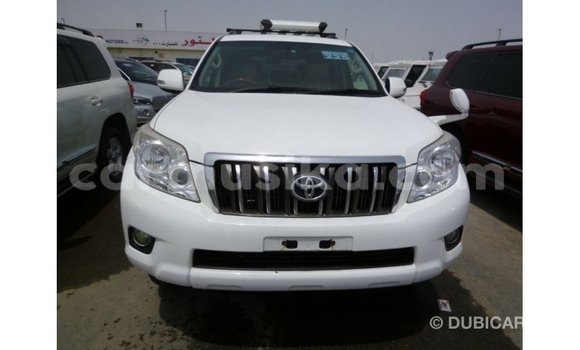 Nunua Imported Toyota Prado Nyeupe Gari ndani ya Import - Dubai nchini Harare Nunua Imported Toyota Prado Nyeupe Gari ndani ya Import - Dubai nchini Harare