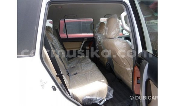 Nunua Imported Toyota Prado Nyeupe Gari ndani ya Import - Dubai nchini Harare Nunua Imported Toyota Prado Nyeupe Gari ndani ya Import - Dubai nchini Harare