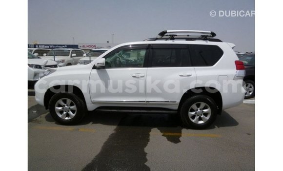 Nunua Imported Toyota Prado Nyeupe Gari ndani ya Import - Dubai nchini Harare Nunua Imported Toyota Prado Nyeupe Gari ndani ya Import - Dubai nchini Harare